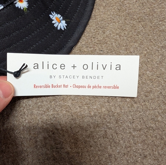 Alice + Olivia Reversible Black White Daisy Floral Womens Bucket Hat New Tags - Picture 4 of 5